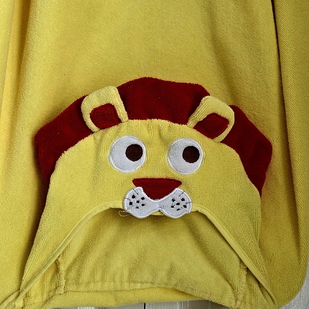 CIRCO Hooded Bath or Swim Towel Lion Toddler Microfiber Baby Kids Newborn EUC